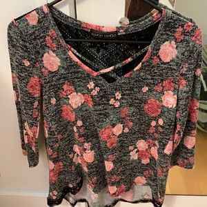 Flowery lace long sleeve top